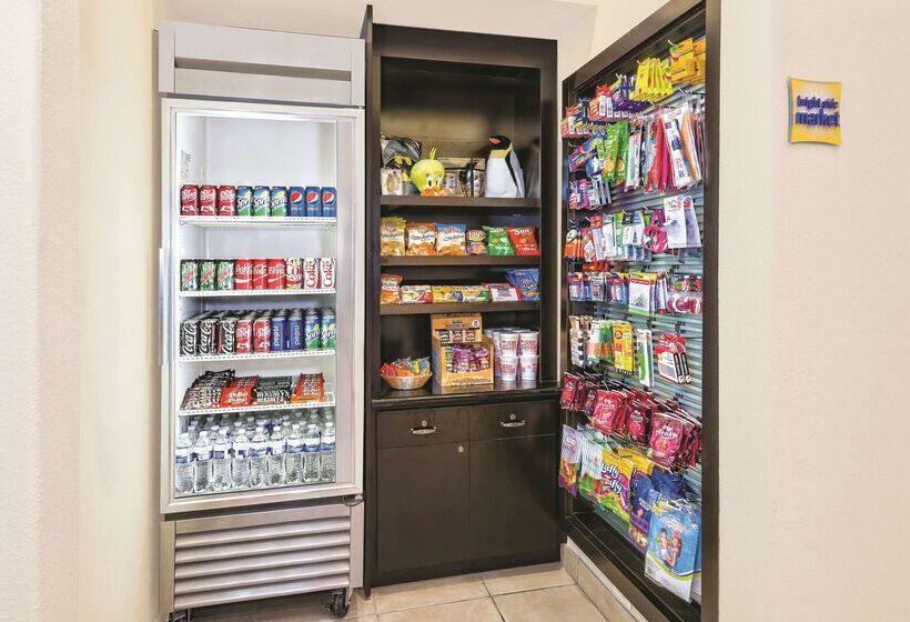 هتل La Quinta By Wyndham San Antonio North Stone Oak