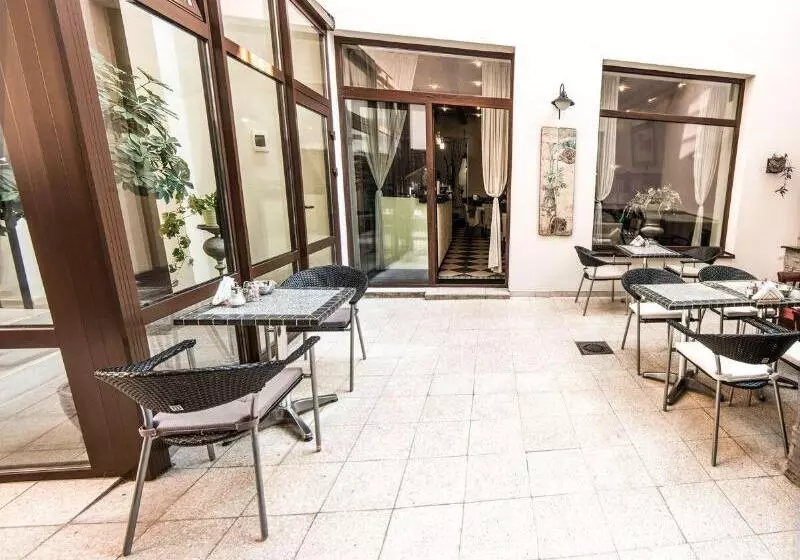 Hotel Pension Horse Inn