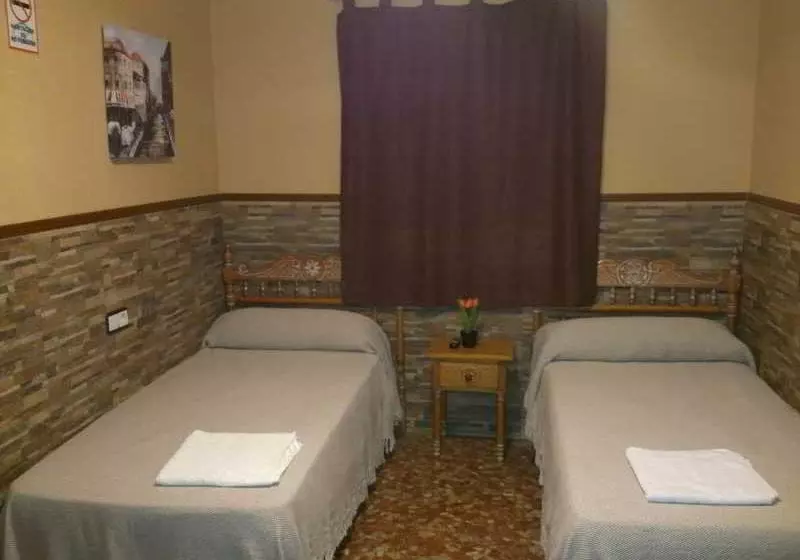 Hotelli Pension Los Faroles