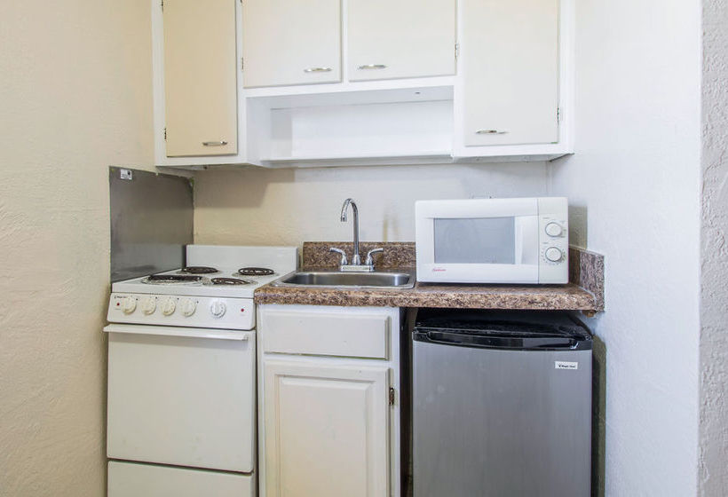 Отель Sunrise Inn On The Beach