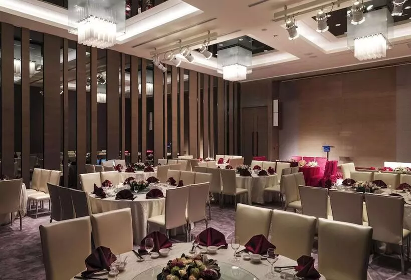 هتل Hyatt Regency Taoyuan International Airport