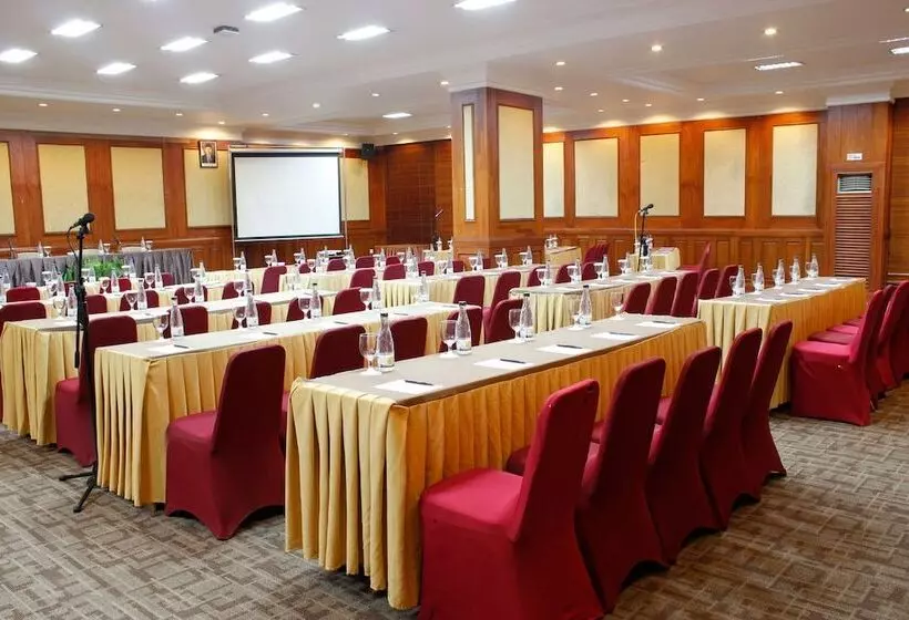 Singgasana Hotel Makassar