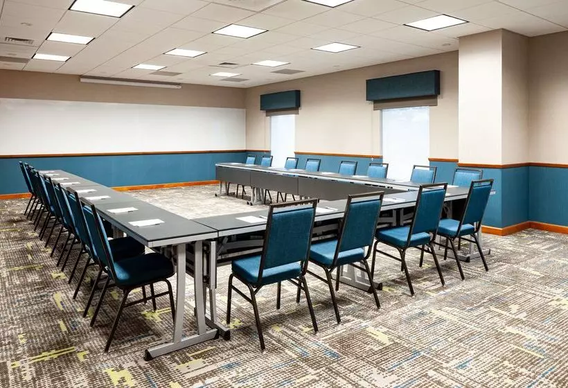 Hampton Inn & Suites St. Louis At Forest Park