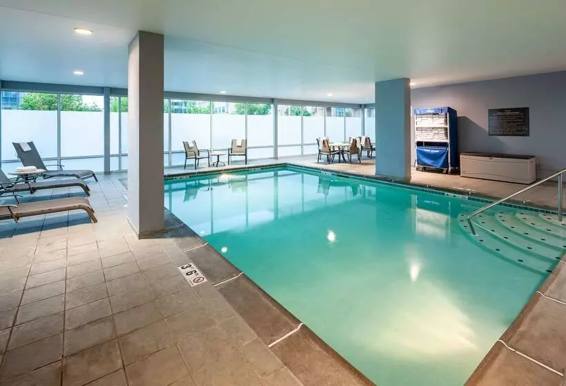 Hampton Inn & Suites St. Louis At Forest Park