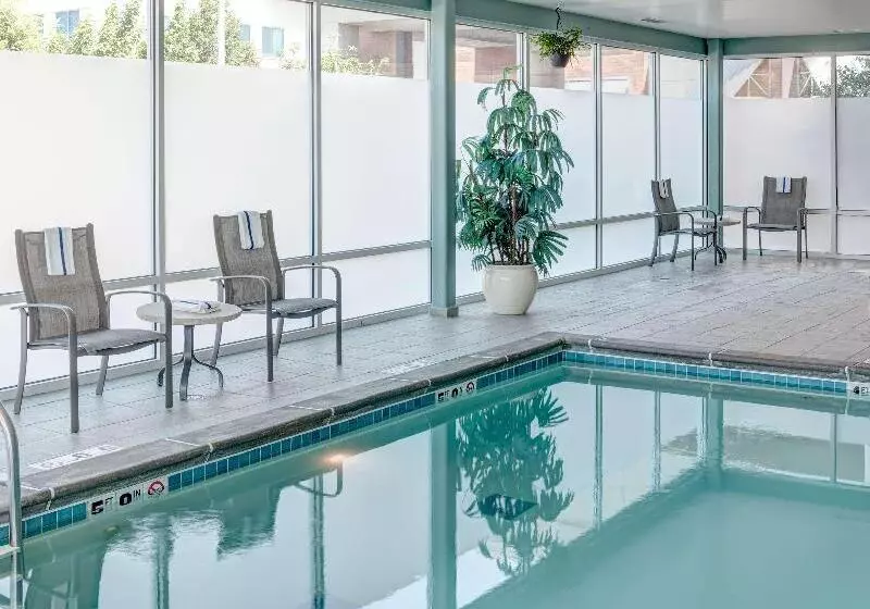 Hampton Inn & Suites St. Louis At Forest Park