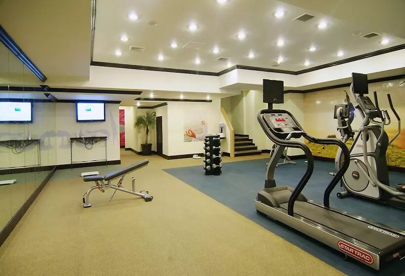 בית מלון כפרי Camino Real Antigua