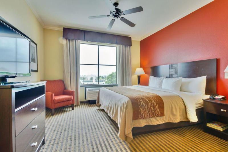 فندق Comfort Inn & Suites Fort Worth  Fossil Creek