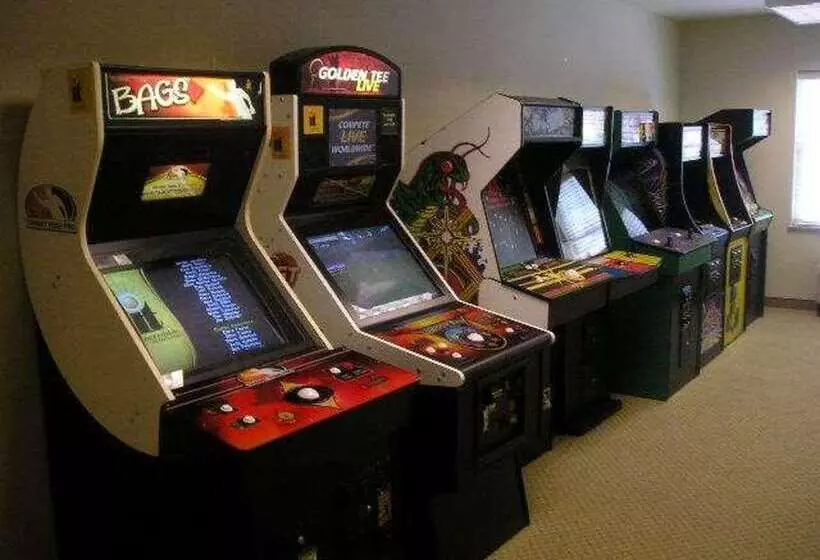 هتل Country Inn & Suites By Radisson, Manchester Airport, Nh