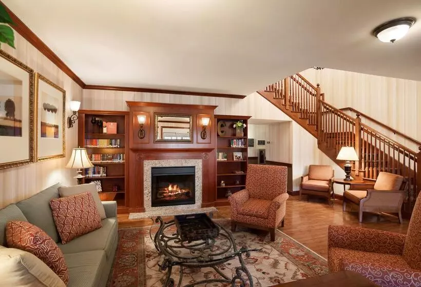 هتل Country Inn & Suites By Radisson, Manchester Airport, Nh