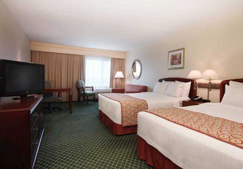 Отель Courtyard By Marriott Roseville Galleria Mall/creekside Ridge Drive