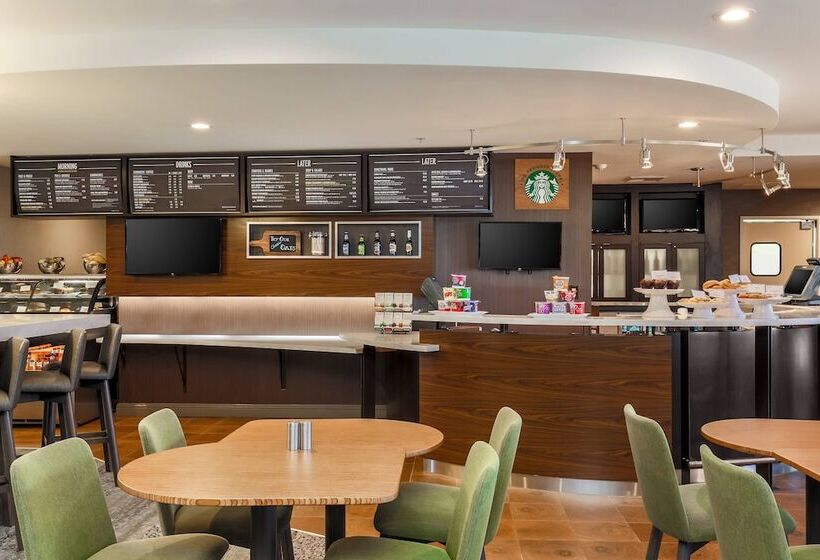 Отель Courtyard By Marriott Roseville Galleria Mall/creekside Ridge Drive