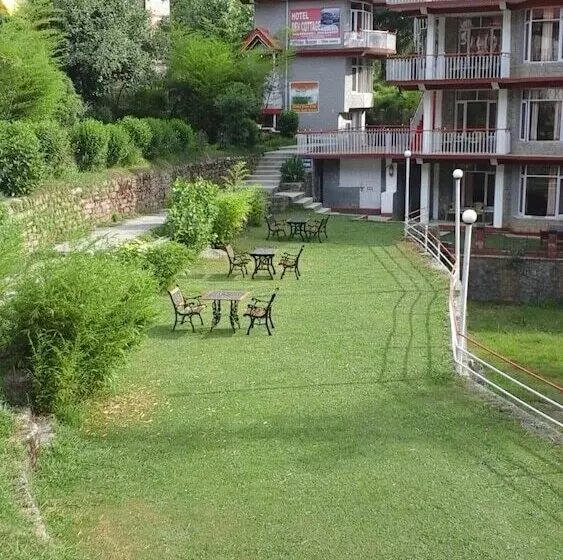 ホテル Dev Cottage