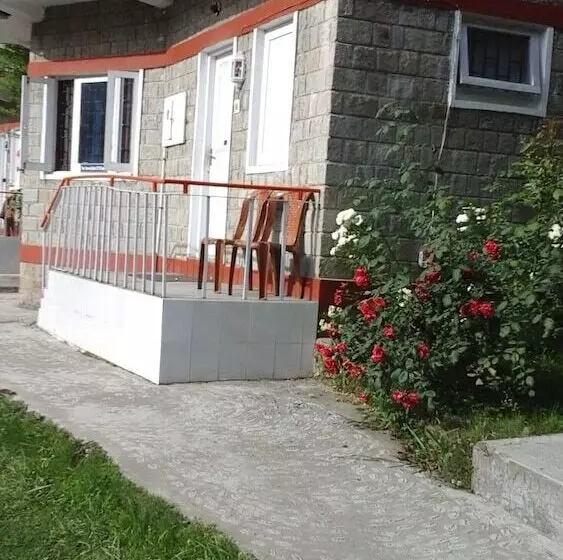 ホテル Dev Cottage