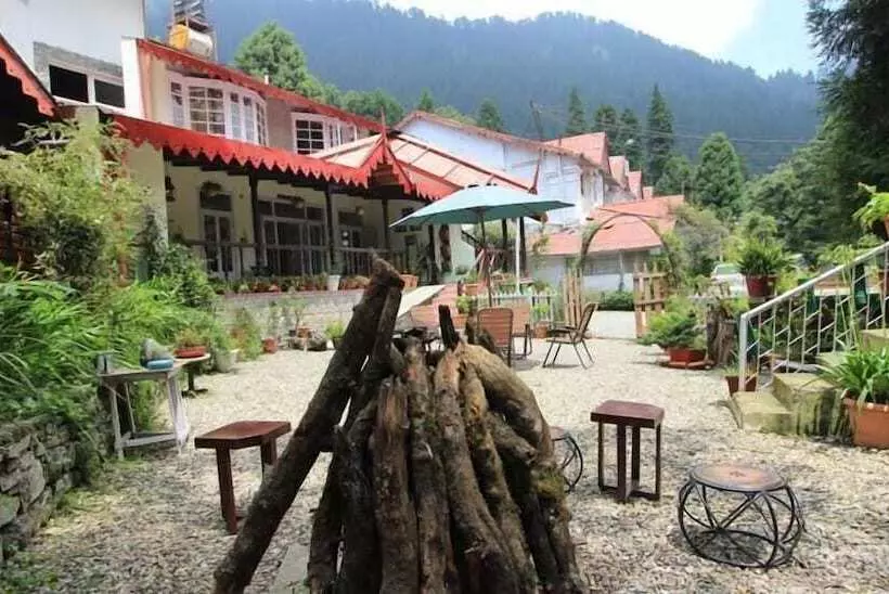 ホテル Dev Cottage