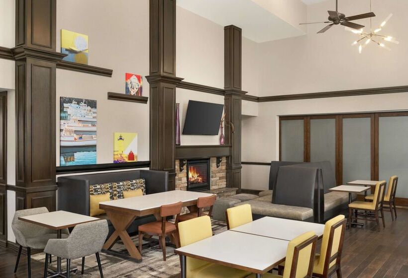 בית מלון כפרי Hampton Inn & Suites Exeter