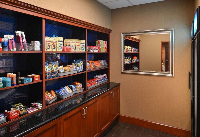 هتل Hampton Inn & Suites Tacoma