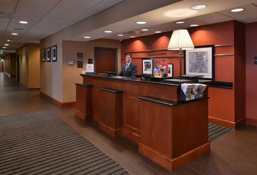 فندق Hampton Inn & Suites Tacoma