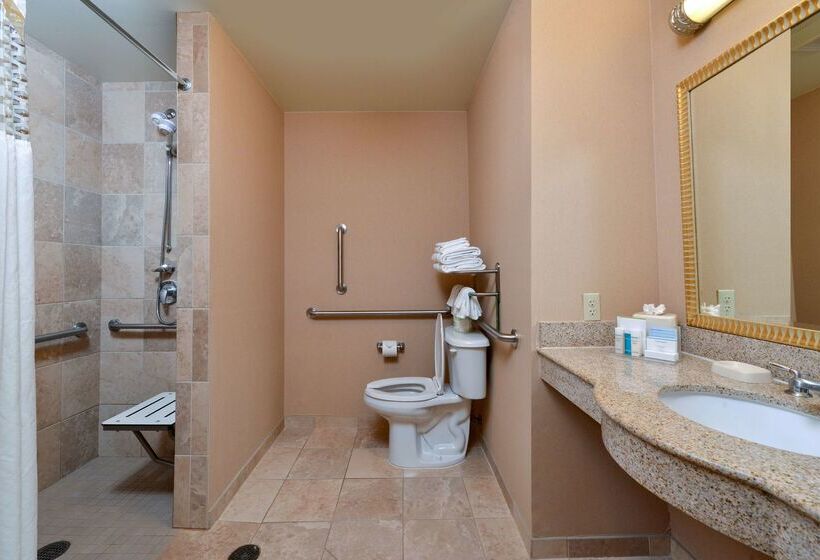 هتل Hampton Inn & Suites Tacoma