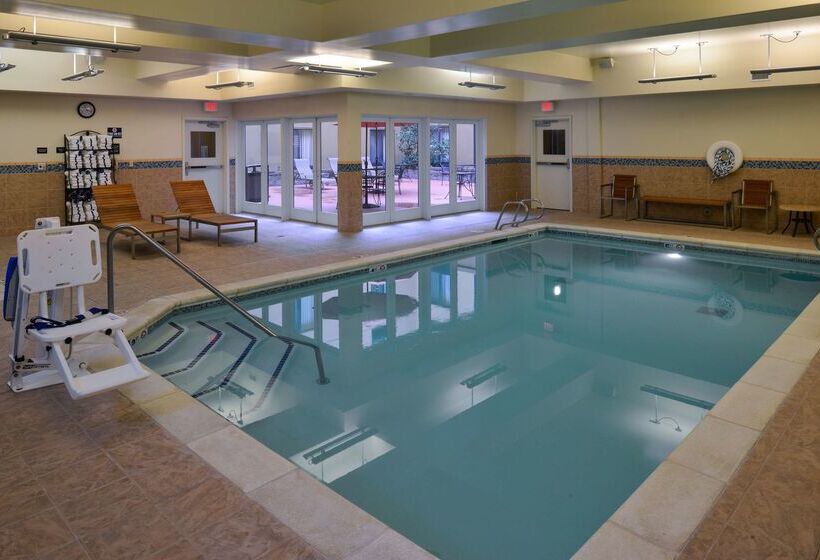 هتل Hampton Inn & Suites Tacoma