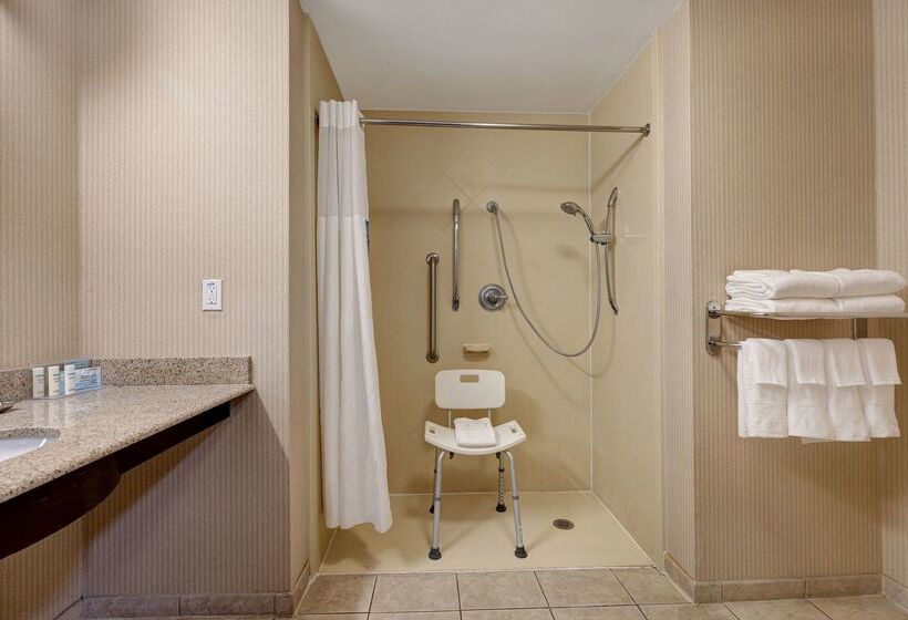 فندق Hampton Inn Victoria