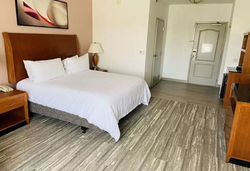 هتل Hilton Garden Inn Columbia