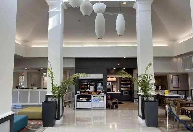 هتل Hilton Garden Inn Columbia