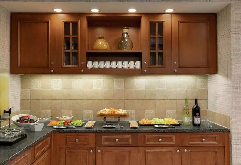 هتل Homewood Suites By Hilton Allentownbethlehem Airport