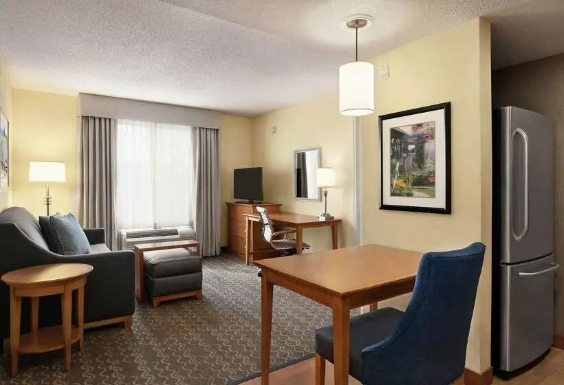 هتل Homewood Suites By Hilton Allentownbethlehem Airport
