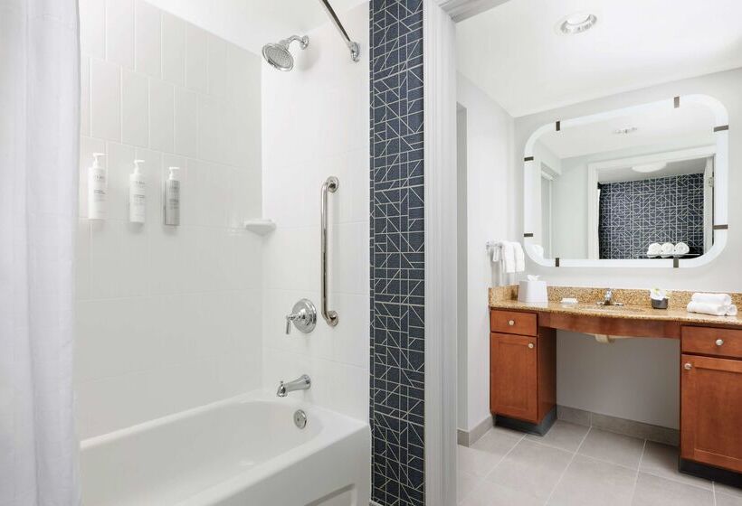 هتل Homewood Suites By Hilton Portsmouth