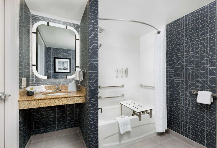 هتل Homewood Suites By Hilton Portsmouth