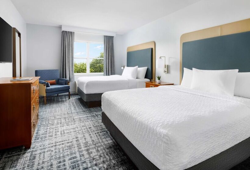 هتل Homewood Suites By Hilton Portsmouth