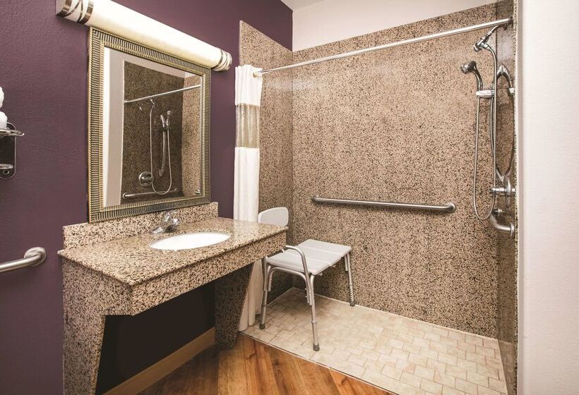 Отель La Quinta By Wyndham Brownwood