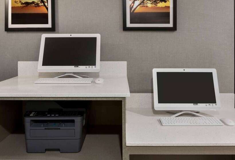 בית מלון כפרי La Quinta By Wyndham Dublin