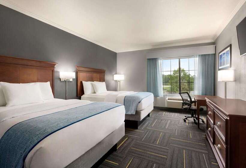 בית מלון כפרי La Quinta By Wyndham Dublin