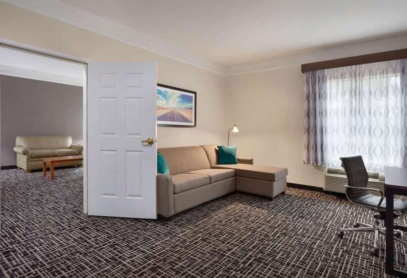 هتل La Quinta By Wyndham I 20 Longview South