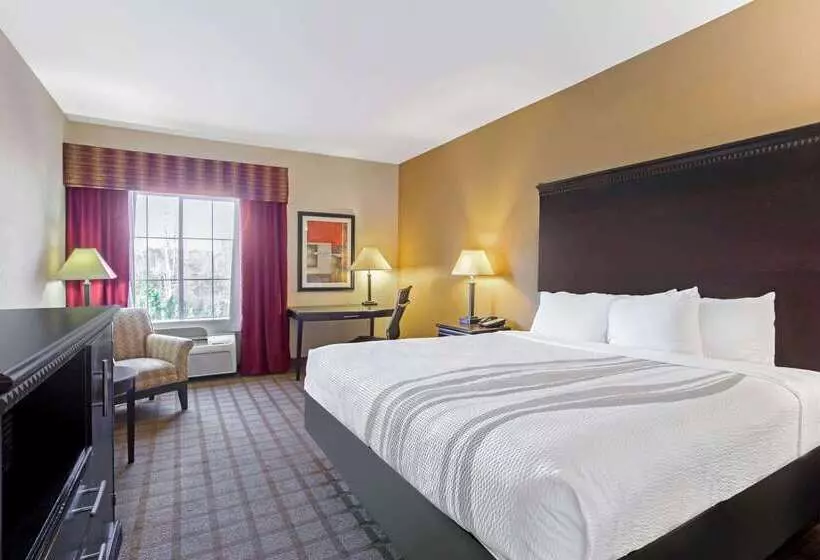 בית מלון כפרי La Quinta Inn & Suites By Wyndham Mobile Satsuma / Saraland