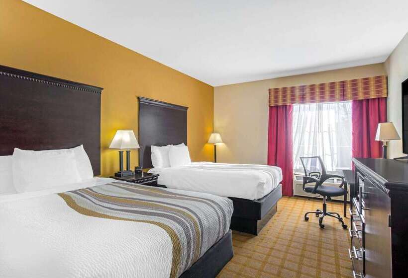 Отель La Quinta Inn & Suites By Wyndham Mobile Satsuma / Saraland