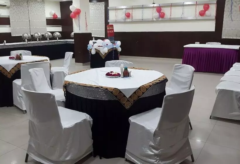 ホテル Mandakini Plaza