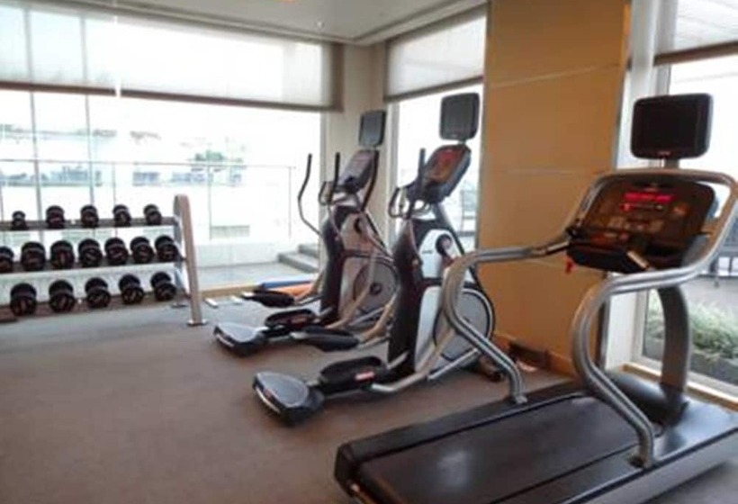 Отель Pullman Chennai Anna Salai