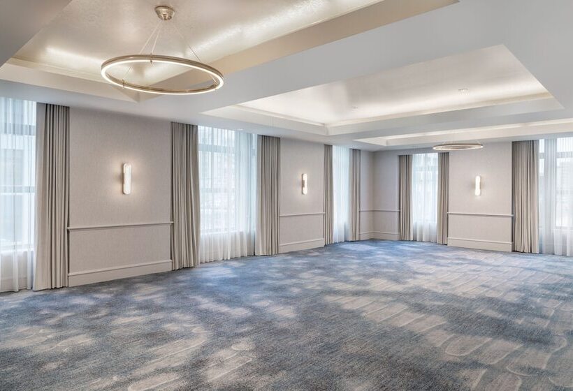 هتل The Westin Book Cadillac Detroit