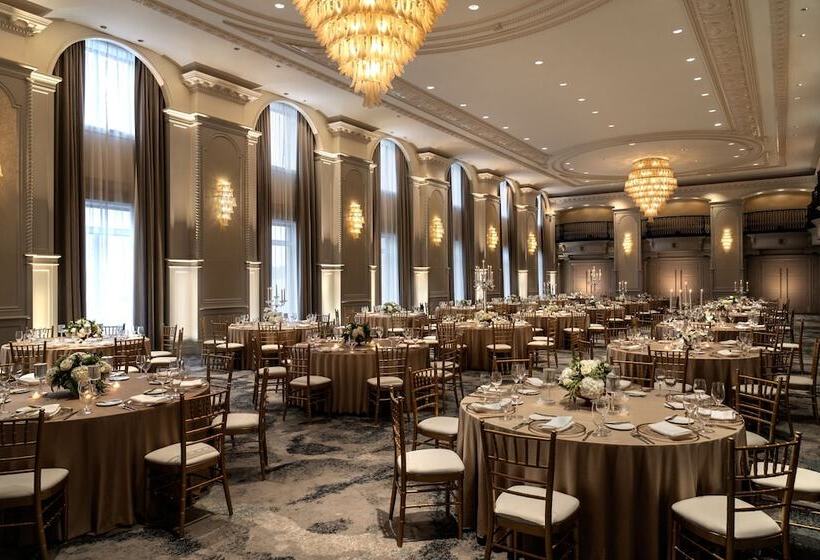 هتل The Westin Book Cadillac Detroit