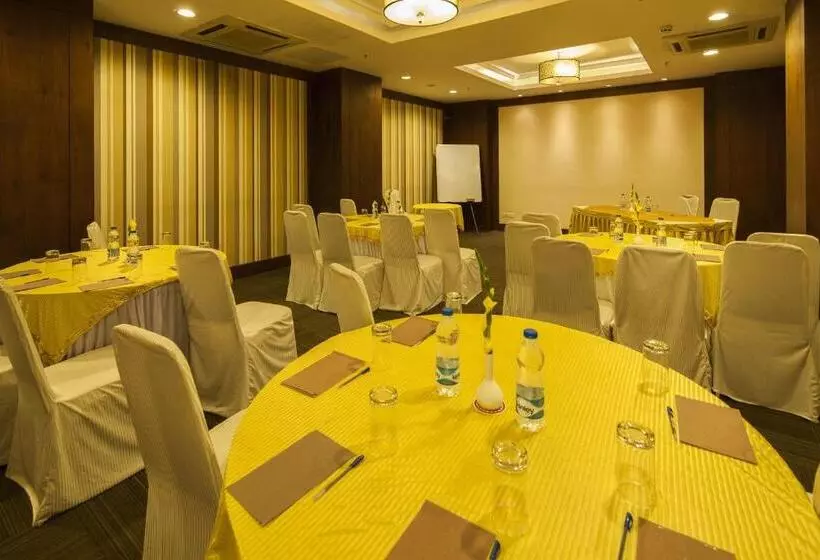 בית מלון כפרי Vesta International