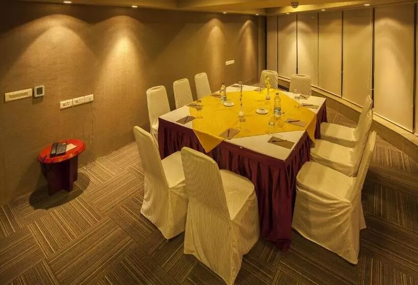 בית מלון כפרי Vesta International