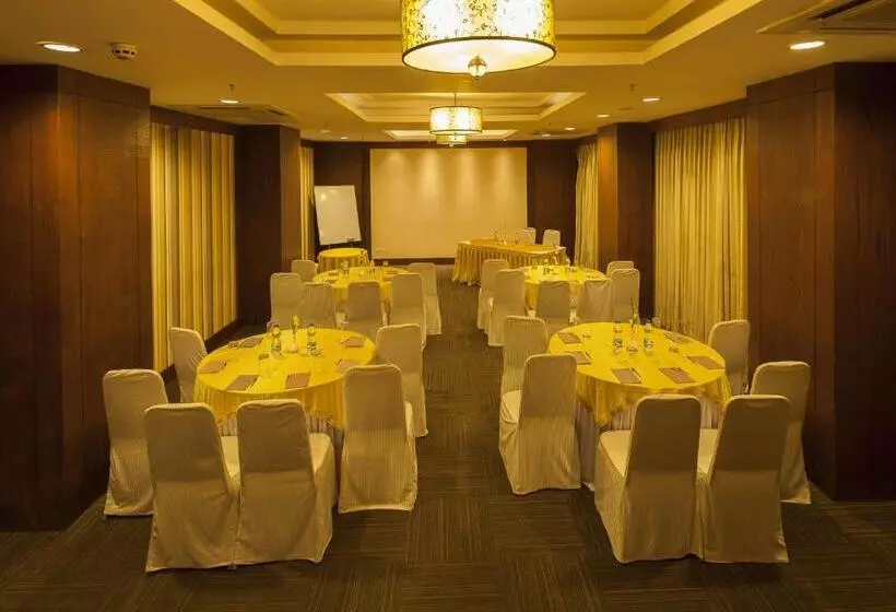 בית מלון כפרי Vesta International