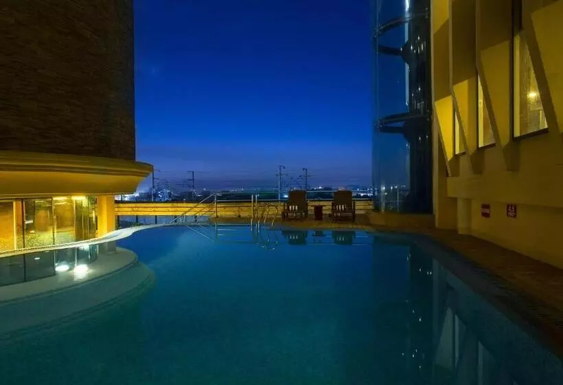 בית מלון כפרי Vesta International