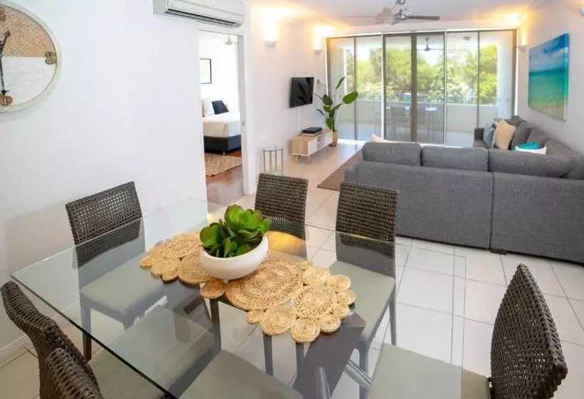 Hotel Waters Edge Apartment Cairns