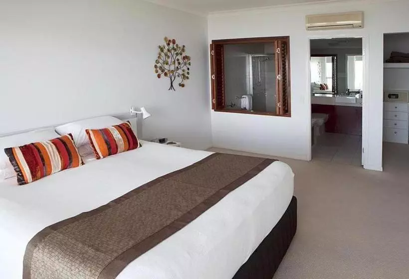 Hotel Waters Edge Apartment Cairns