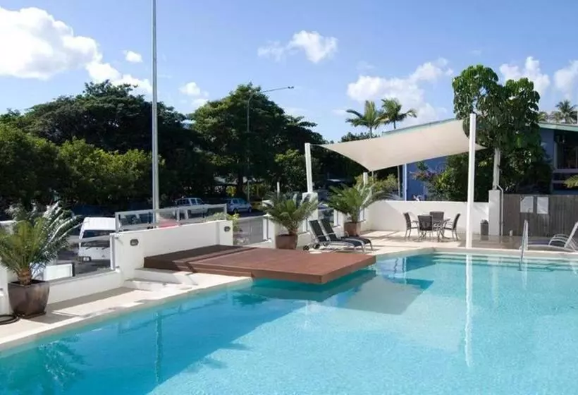 Hotel Waters Edge Apartment Cairns