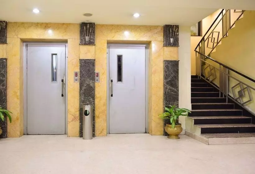 בית מלון כפרי Zo Rooms Ameerpet Satyam