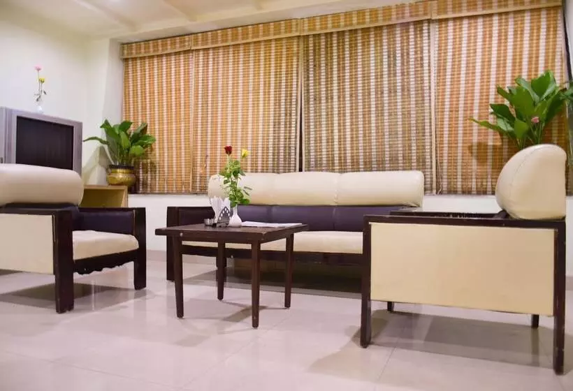 בית מלון כפרי Zo Rooms Ameerpet Satyam